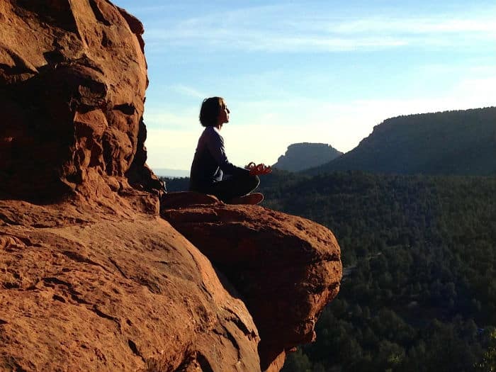 How To Practice Mindfulness Meditation and Earthing
